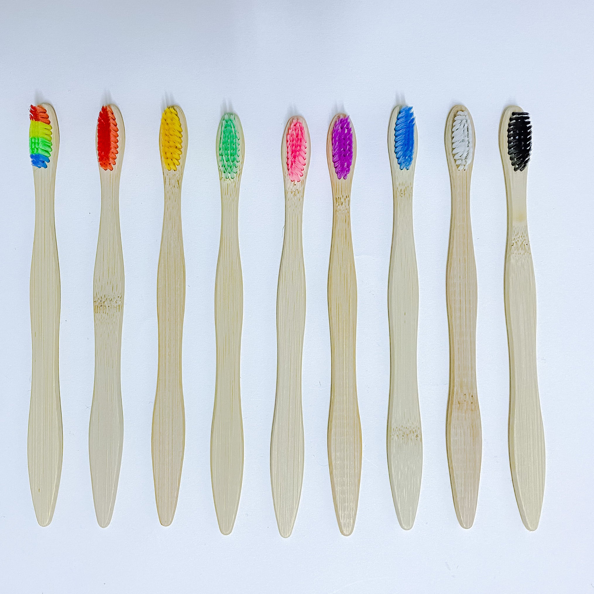 Bamboo Toothbrushes - فرشة سنان من خشب البامبو