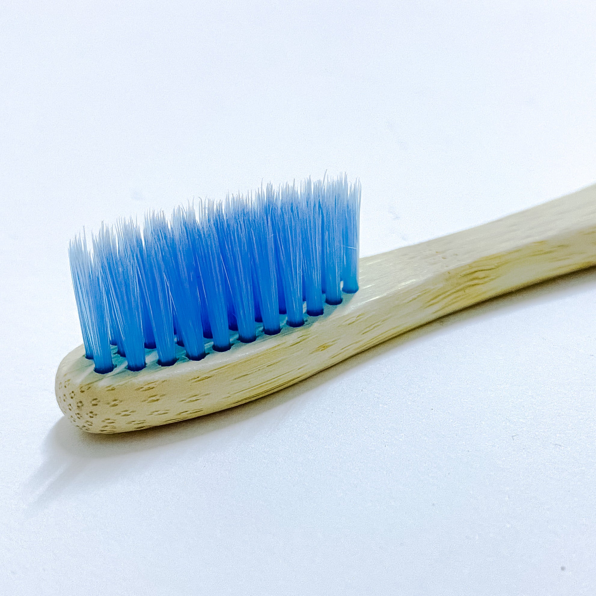 Bamboo Toothbrushes - فرشة سنان من خشب البامبو