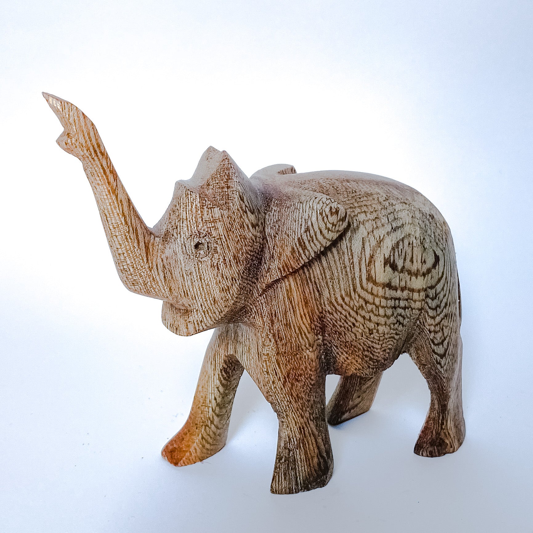 Wooden Elephant - فيل خشبي